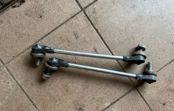 Audi Q4 e-tron Front anti-roll bar/stabilizer link QFVCQW
