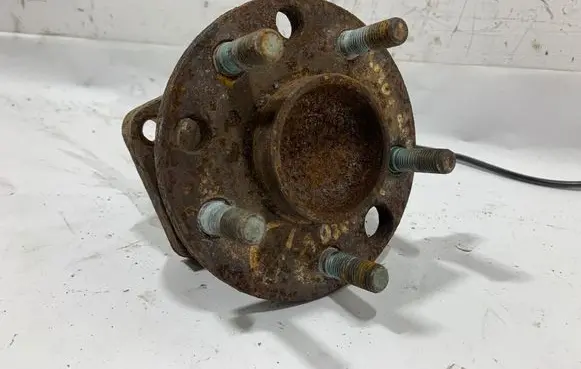 Ford Mondeo Mk III Rear wheel hub 4858822 1S712C299AJ