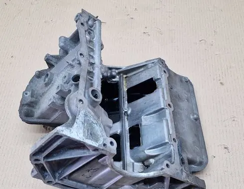 Renault Twingo III Oil sump 110174720R 111114077R H4DA400