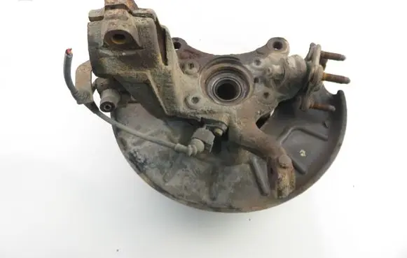 Volkswagen Jetta VI Front wheel hub spindle knuckle 