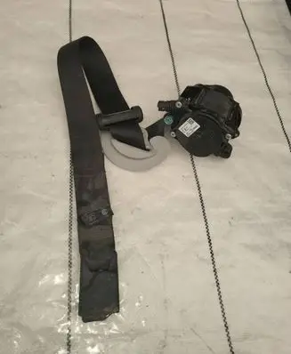 Tesla Model Y Front seatbelt 14938021c1