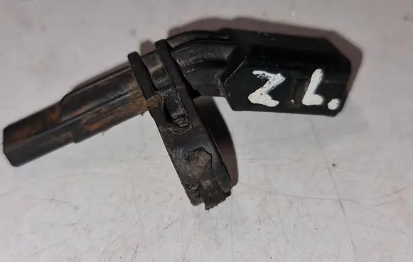Volkswagen Caddy ABS brake wheel speed sensor 10071150693 7H0927803