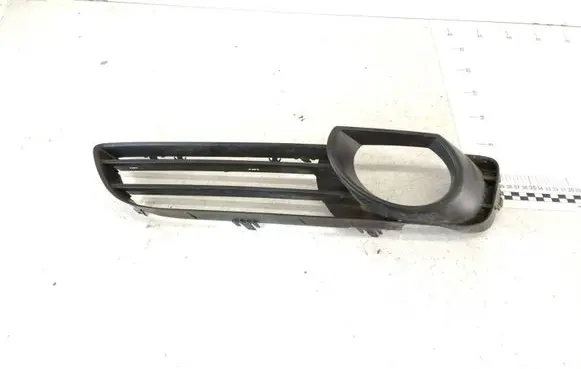 Audi Q7 4L Front fog light trim/grill 4L0807675