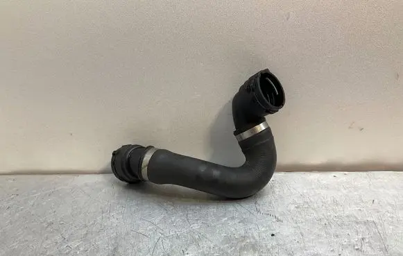 BMW 5 E60 E61 Engine coolant pipe/hose 7565075