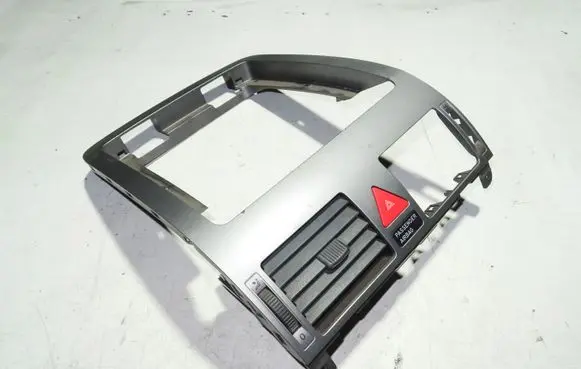 Volkswagen Touran I Dash center air vent grill 1T0919234B 1T1819728D