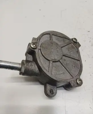 Mercedes-Benz E W212 Vacuum pump A2712301665