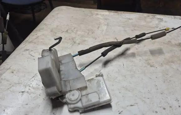 Mazda CX-7 Rear door lock