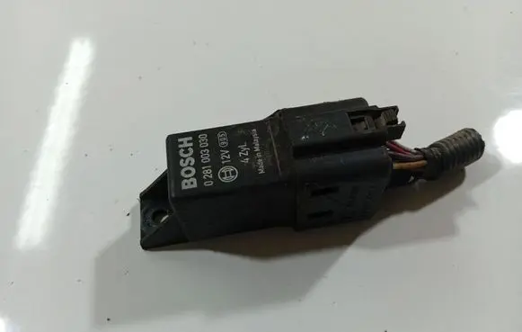 Honda FR-V Glow plug pre-heat relay 0281003030