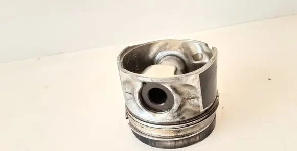 Toyota Corolla Verso AR10 Piston 