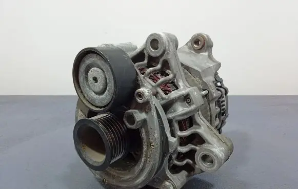 BMW X4 F26 Generator/alternator 8571358