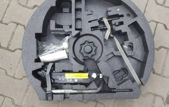 Audi A3 S3 8P Lift Jack 