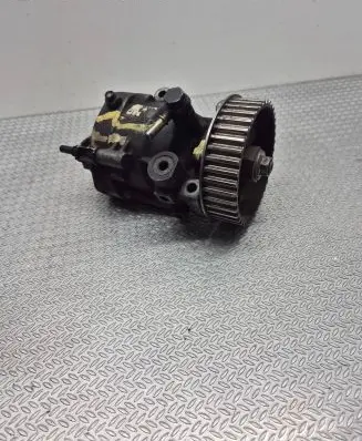 Renault Megane II Fuel injection high pressure pump 9303Z110D
