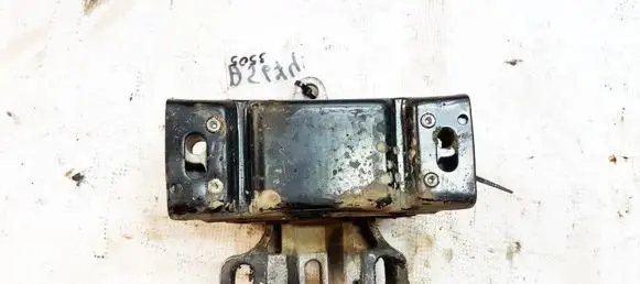 Volkswagen Golf IV Engine mount bracket 15910620