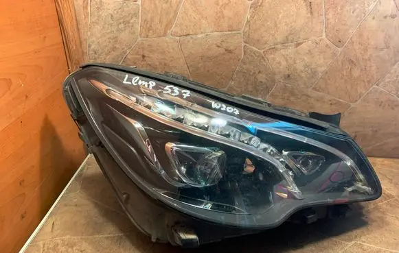 Mercedes-Benz E C207 W207 Headlight/headlamp A2079064200