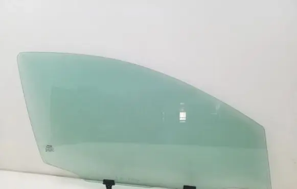 Nissan Qashqai Front door window glass four-door