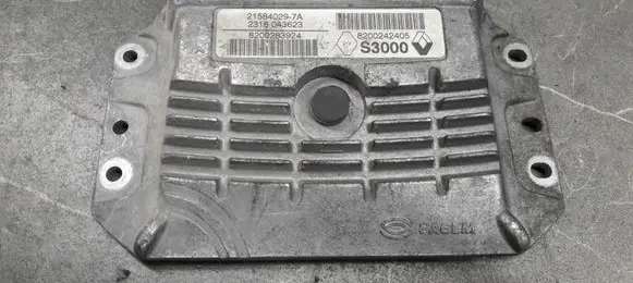 Renault Megane II Engine control unit/module ECU 8200242405
