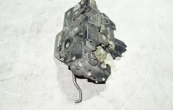 Audi A4 S4 B6 8E 8H Front door lock 4B2837016G