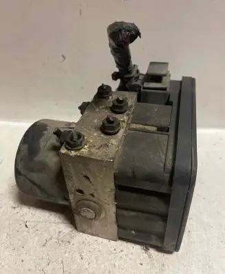 Volkswagen Golf V ABS Pump 1KO907379