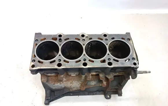 BMW 3 E30 Engine block 1715477