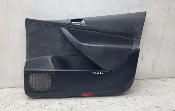 Volkswagen PASSAT B6 Front door card panel trim 3C1867012