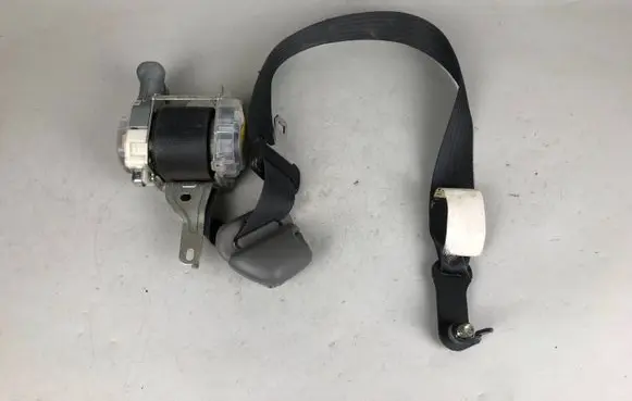 Subaru Forester SG Front seatbelt H074101