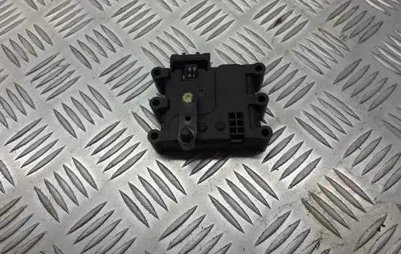 Mazda 6 A/C air flow flap actuator/motor 4521M