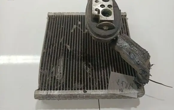 Volkswagen Golf V A/C cooling radiator (condenser)
