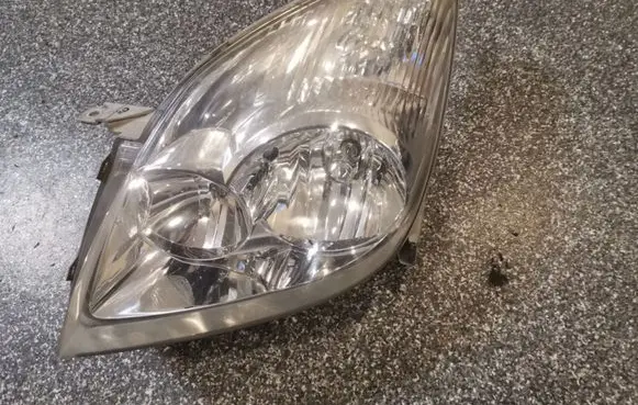 Toyota Corolla Verso E121 Headlight/headlamp