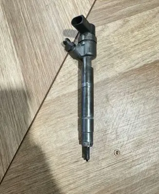 Fuel injector