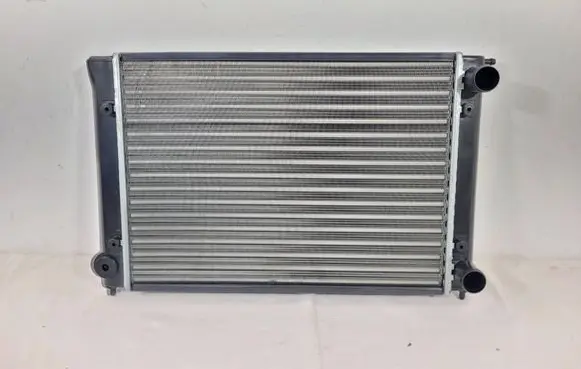 Volkswagen Golf III Coolant radiator 
