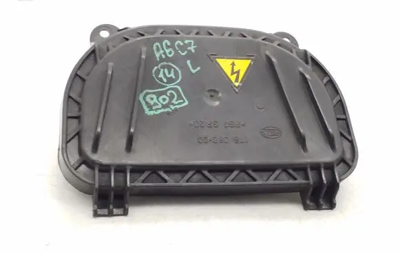 Audi A6 S6 C7 4G Headlight/headlamp dust cover 17606000