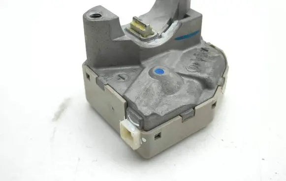 Infiniti Q50 Steering wheel lock 5L240405