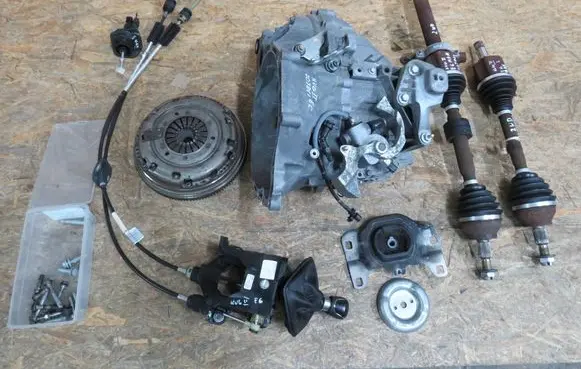Ford Kuga II Manual 6 speed gearbox EV4R7002CCA 225125 FV4R7002CCA