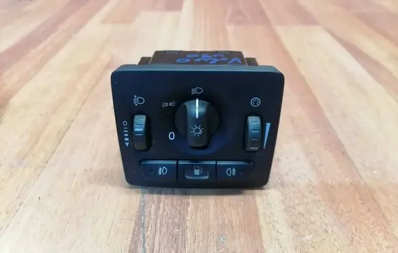 Volvo V50 Light switch 30739300 19206
