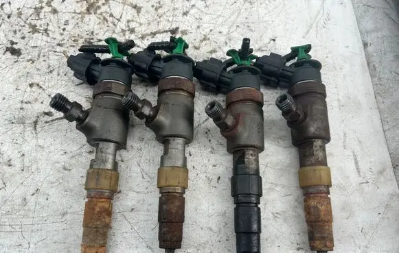 Peugeot 308 Fuel injectors set 0445110340