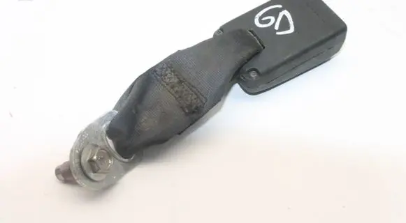 Nissan Pulsar Rear seatbelt buckle