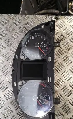 Volkswagen PASSAT B6 Speedometer (instrument cluster) 3c0920972j
