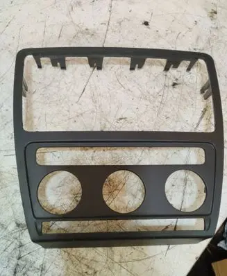 Skoda Octavia Mk2 (1Z) Radio/GPS head unit trim 1Z0858069A 00101