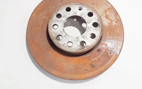 Volkswagen Golf VII Front brake disc ventiliuojamas