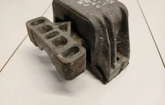 Audi A3 S3 8P Engine mount bracket
