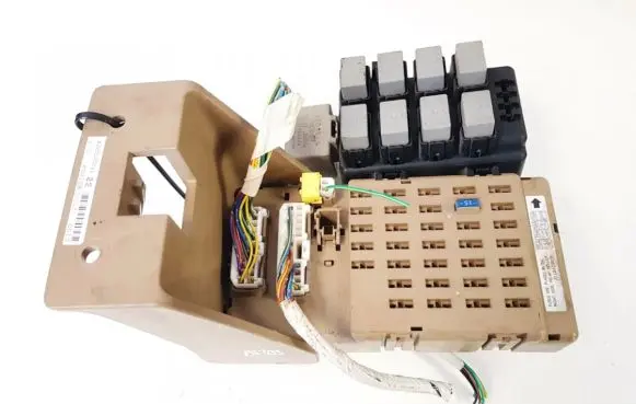 Subaru Legacy Fuse box set 82201AG041 803108