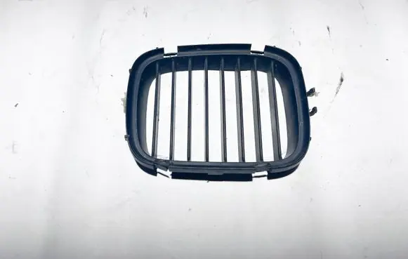 Front bumper upper radiator grill
