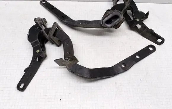 Volvo V70 Tailgate/trunk/boot hinge