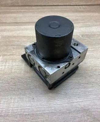 BMW 5 E60 E61 ABS Pump 6769703 6758743