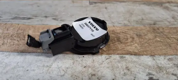 Front door high frequency speaker