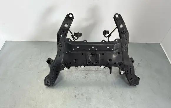 BMW 2 F46 Front subframe 6872729