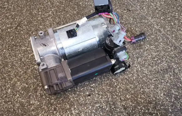 Audi A6 S6 C5 4B Air suspension compressor/pump 4154031020