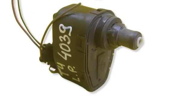 Volkswagen Transporter - Caravelle T4 Headlight level adjustment motor 165941295 00437542