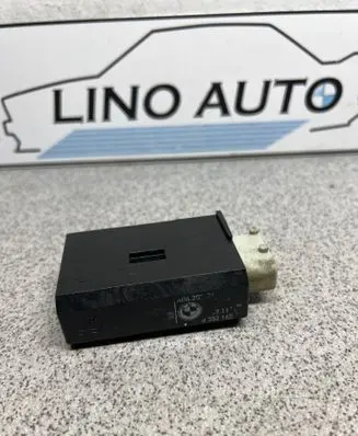 BMW 5 E39 Front door lock motor 8352165