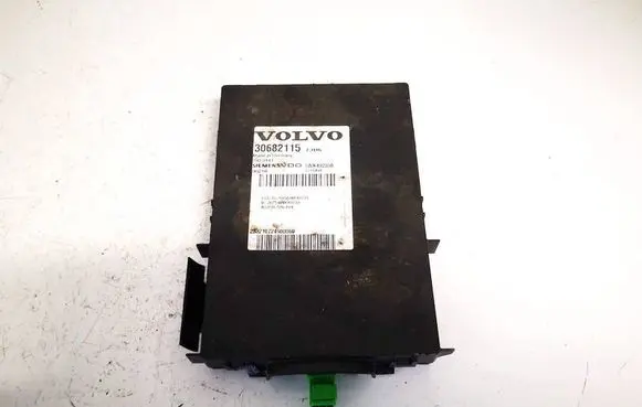 Volvo XC70 Other control units/modules 30682115 5wk49233b